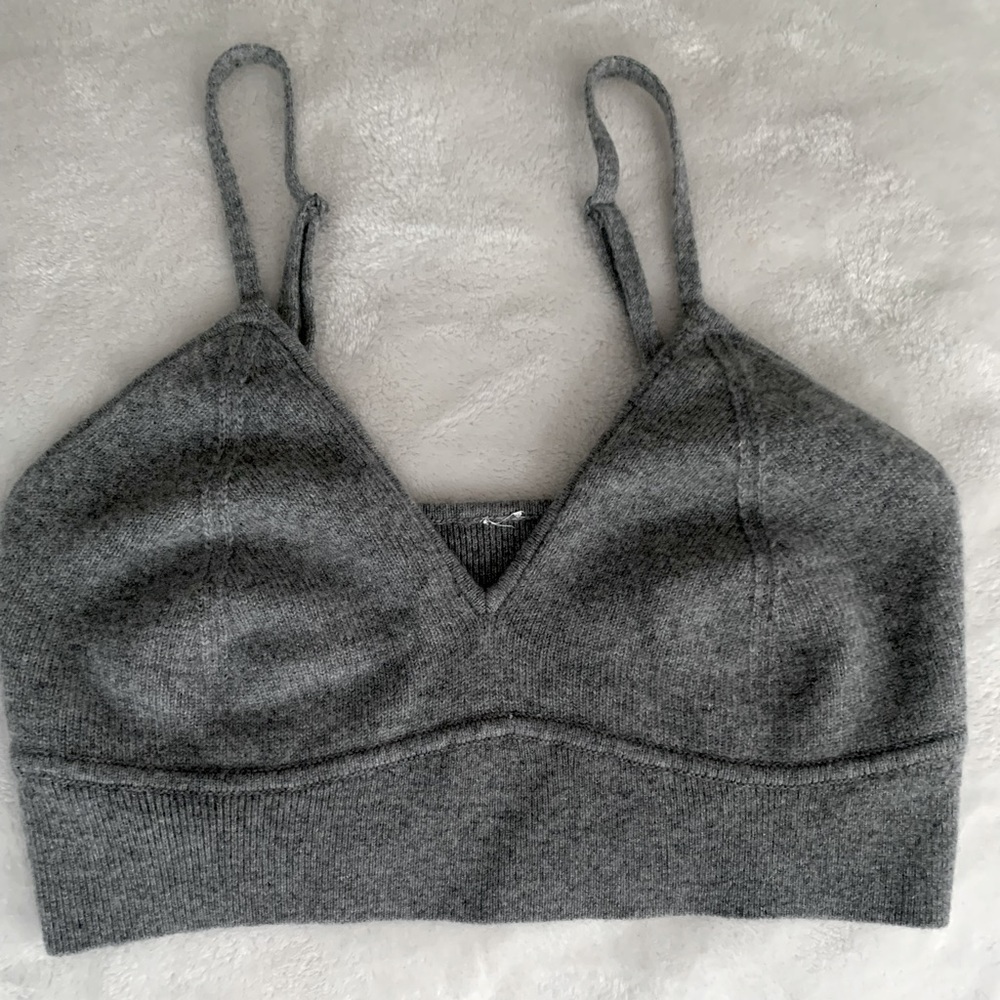 ALO CASHMERE BRALETTE SIZE MEDIUM (size tag removed fits more like a small)